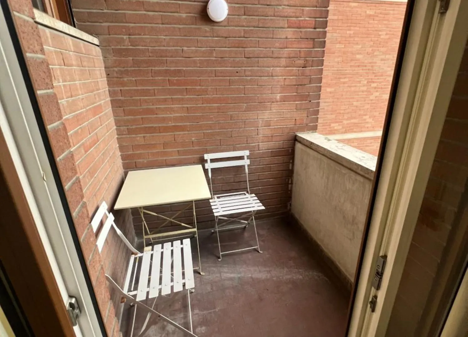 Manaroomsmasini Bologna Italia